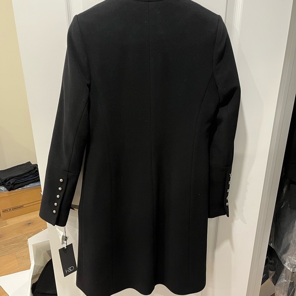 Coat - Picture 2 of 9